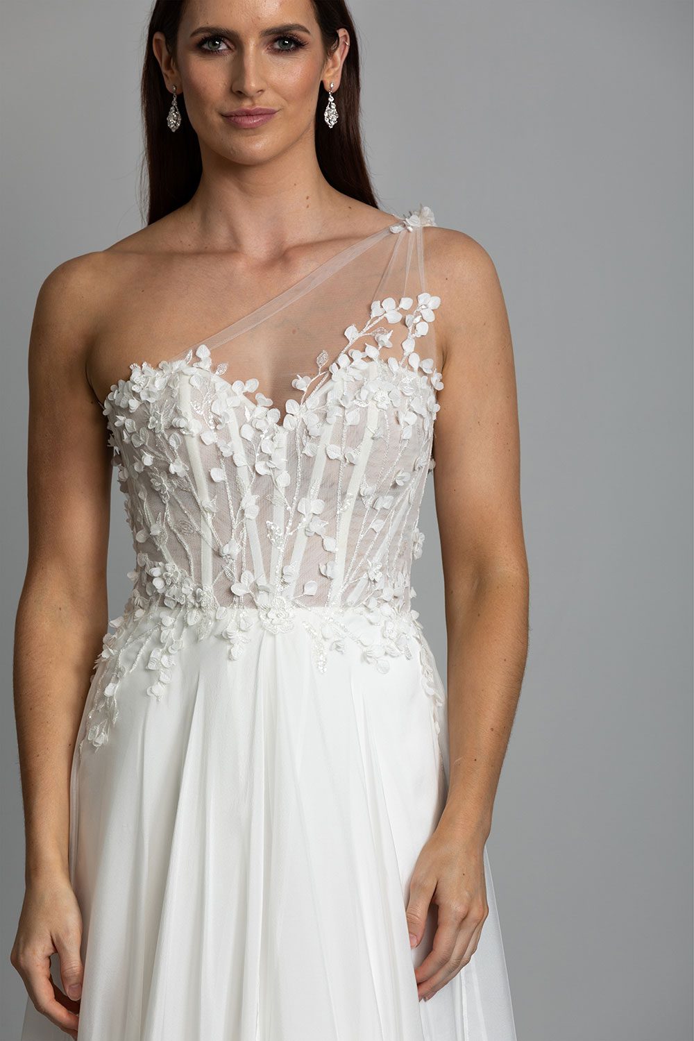 Saskia Wedding Dress by Vinka Design 5