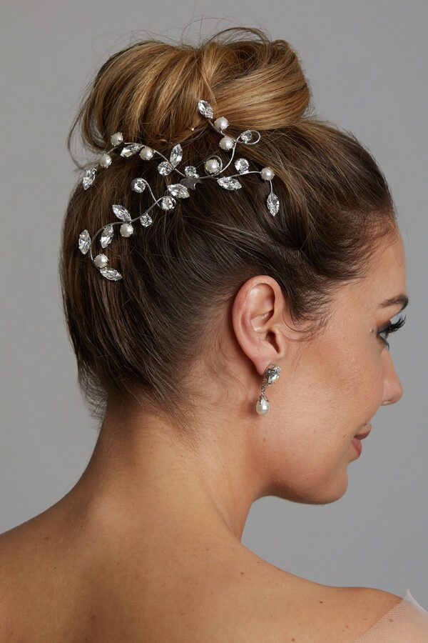 Vinka Design Bridal Accessories - Bridal headpiece - Sienna - custom made headpiece available from Vinka Design Auckland bridal store.